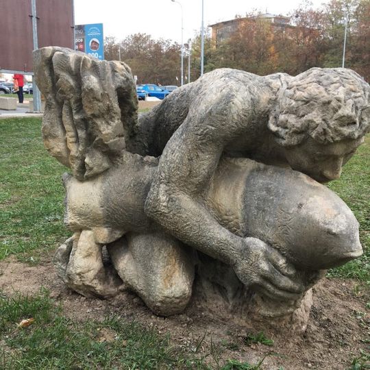 Plastika v areálu nemocnice Plzeň - Lochotín III