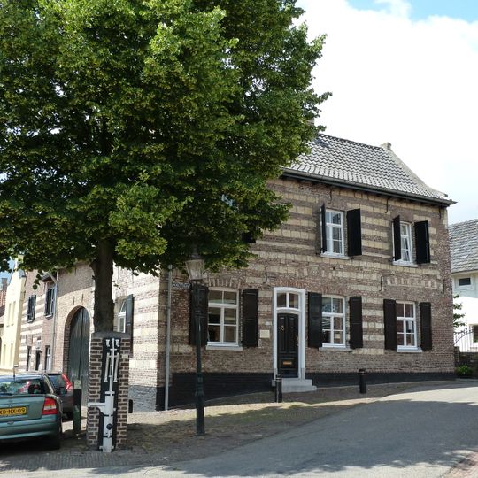 Hoolstraat 1, Urmond