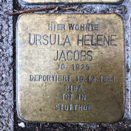 Stolperstein en memoria de Ursula Helene Jacobs