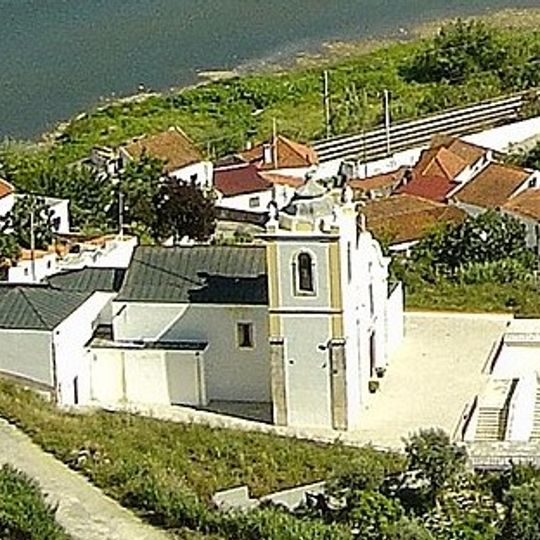 Igreja de São João Evangelista de Alfange, adro e escadaria