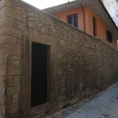 Mur al carrer dels Arcs