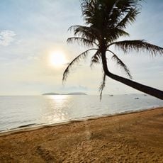 Pharadonphap Beach