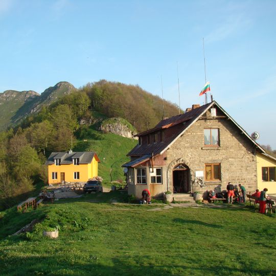Mazalat hut