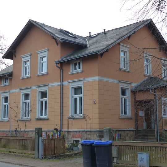 Villa mit Einfriedung Bahnhofstraße 26