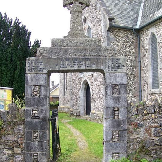 War Memorial Gateway to the North East of the Church of St. Paul