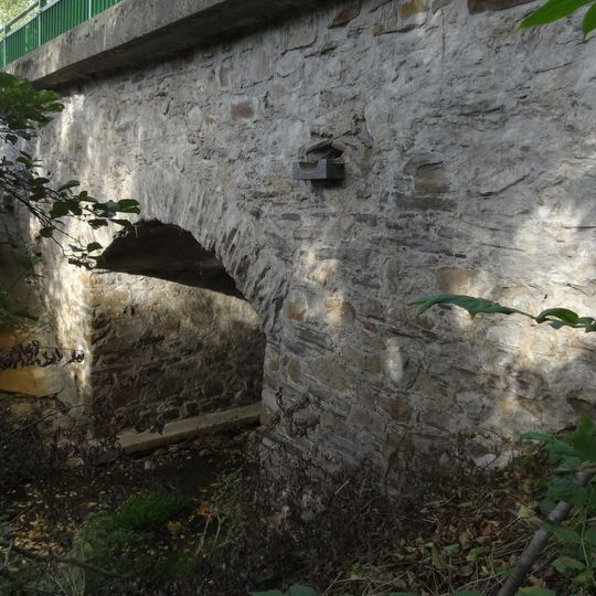 Most Dobřejovické ulice přes Luční potok