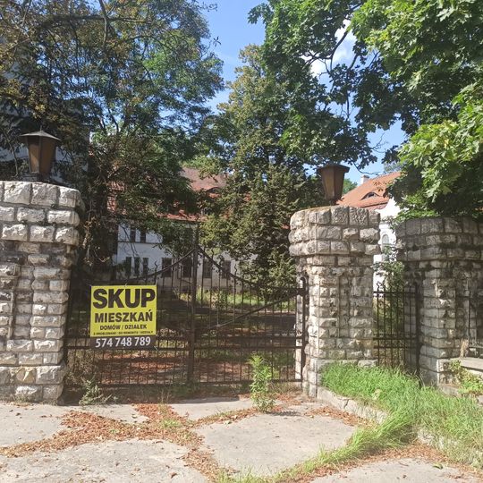 Zespół pałacowy w Kujawach