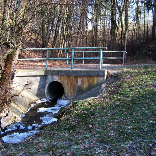 Most pobřežní asfaltky U Sulana přes Brložnický potok