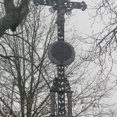 Kříž u silnice severně od Konojed