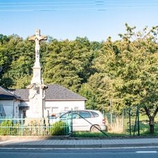 Kříž v místní části Lhotka