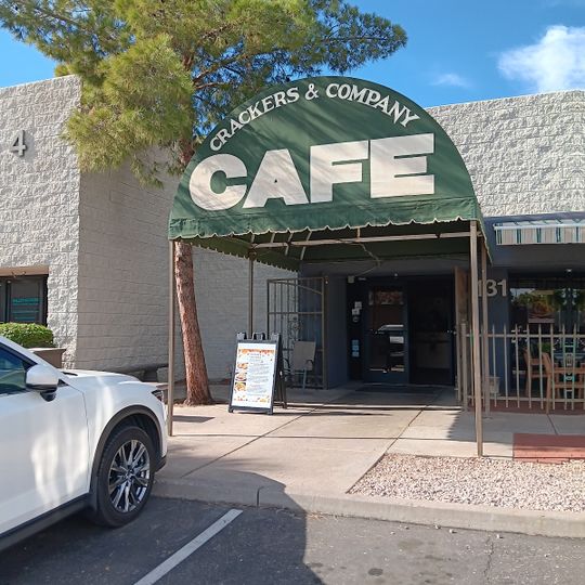 Crackers & Co. Cafe