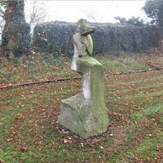 Kamenná plastika v Sokolském parku v Dolním Slivně