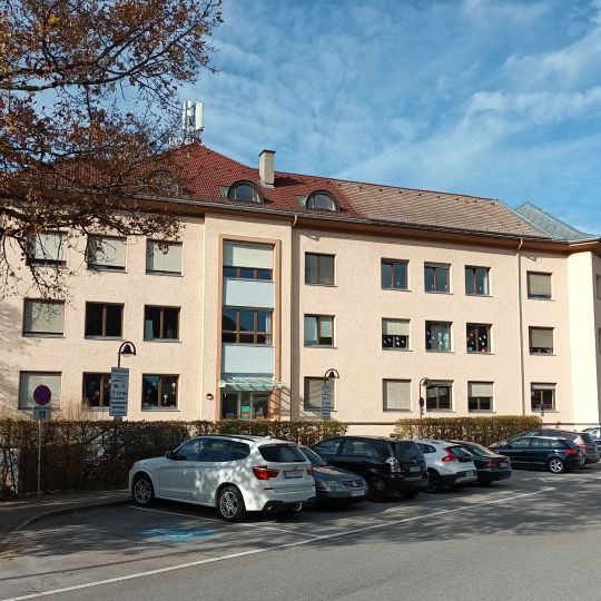 Zwei Wandmalereien, Alte Volksschule