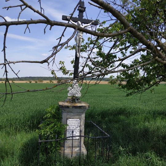 Wayside cross between Krhov and Udeřice