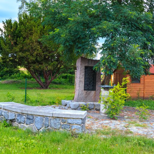 Pomník obětem I. světové války a K. Šimona