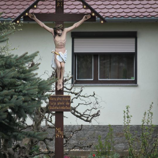 Holzkreuz an der Lindenstraße in Prautitz