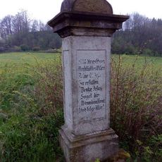 Pamětní kříž v Hradišti u Lovečkovic