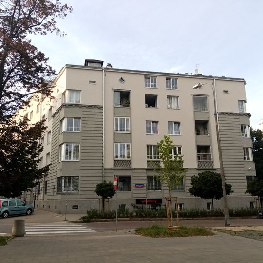 Blok przy placu Inwalidów 4/6/8