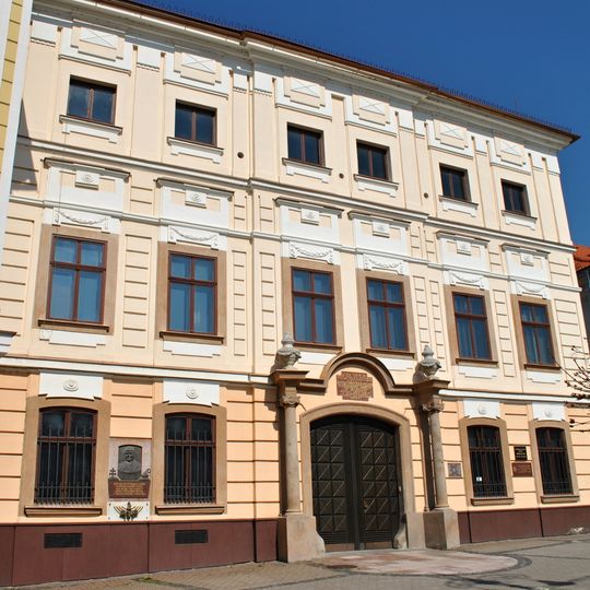 Biskupský palác, palác biskupský pamätný
