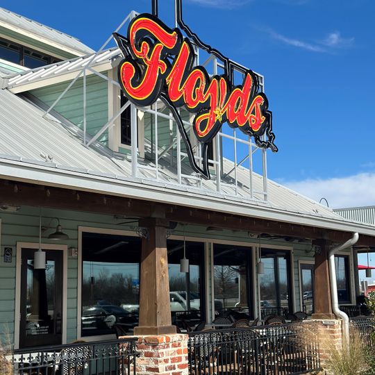 Floyds Mont Belvieu - Seafood, Steaks, and More