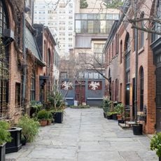 Sniffen Court Historic District