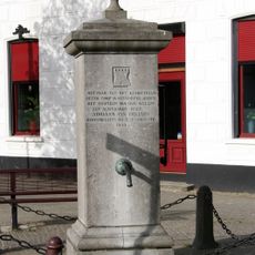 Pomp Raadhuisplein, Hoeven