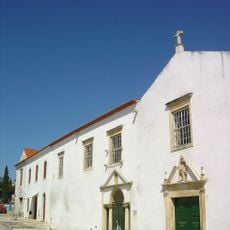Igreja de Nossa Senhora dos Anjos, compreendendo o túmulo de Diogo de Azambuja, e claustro anexo