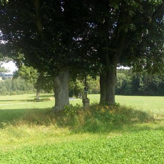 Kříž jihovýchodně od Velké Rovné