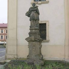 Socha svatého Jana Nepomuckého u kostela svatého Václava v Lovosicích