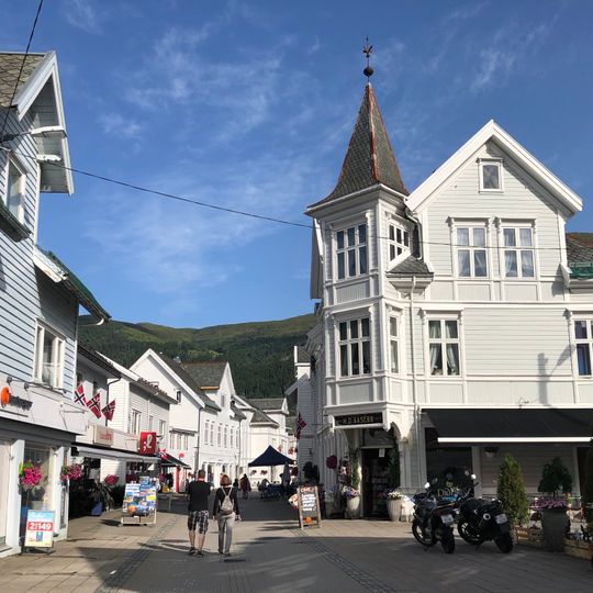 Eidsgata og Tverrgata