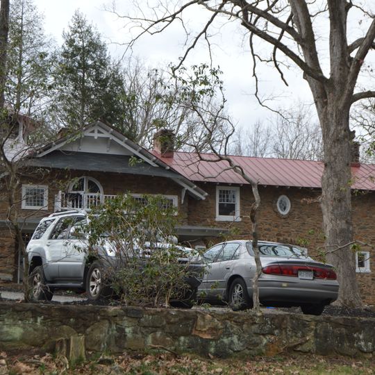 White Cross-Huntley Hall