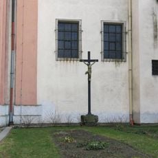 Kříž u kaple Panny Marie Sněžné v Děčíně