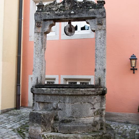 Sülzengäßchen 2, Eckelesbrunnen