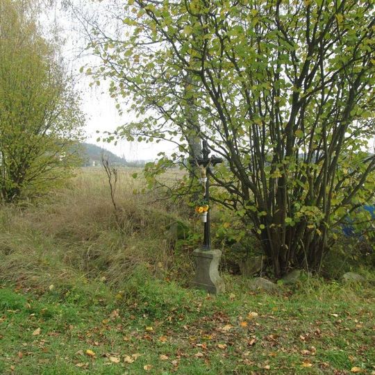 Kříž západně od Černívska u cesty