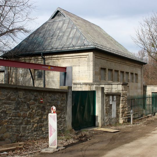 Wasserbehälter im Lainzer Tiergarten