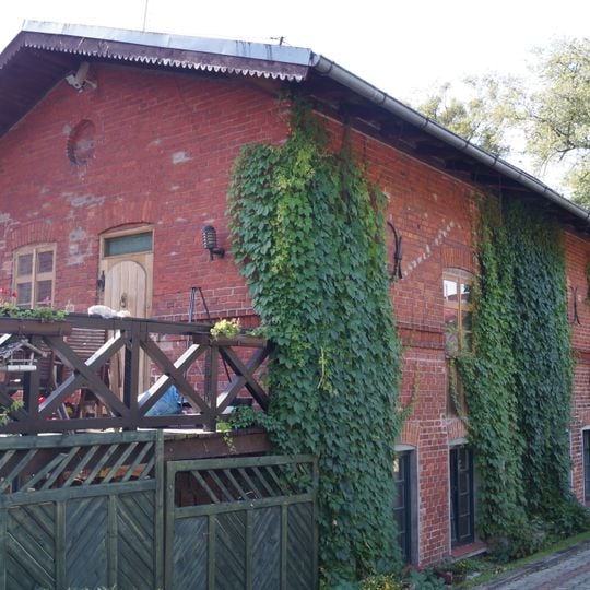 Budynek mieszkalno-magazynowy II