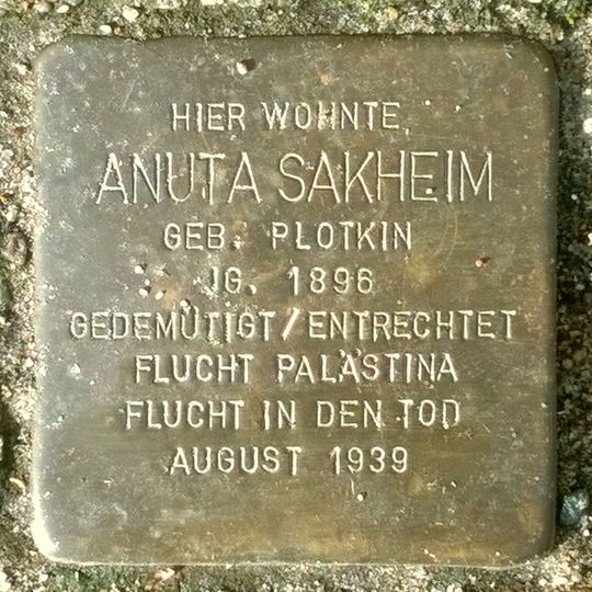 Stolperstein en memoria de Anuta Sakheim