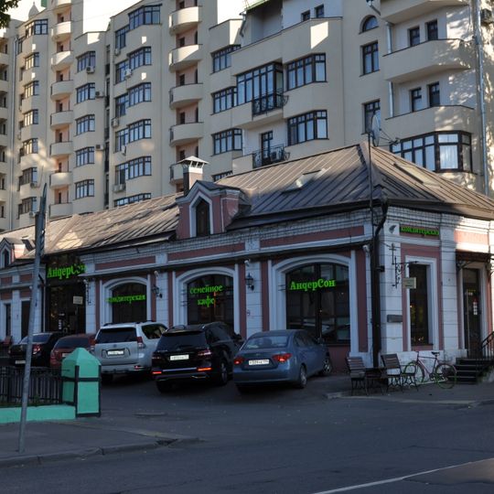 Верхняя Красносельская улица 7 c2, Служебный флигель