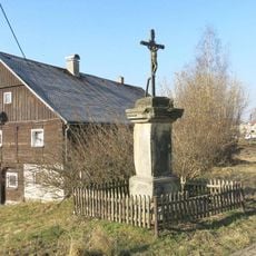 Kříž u železničního přejezdu v Horní Polici