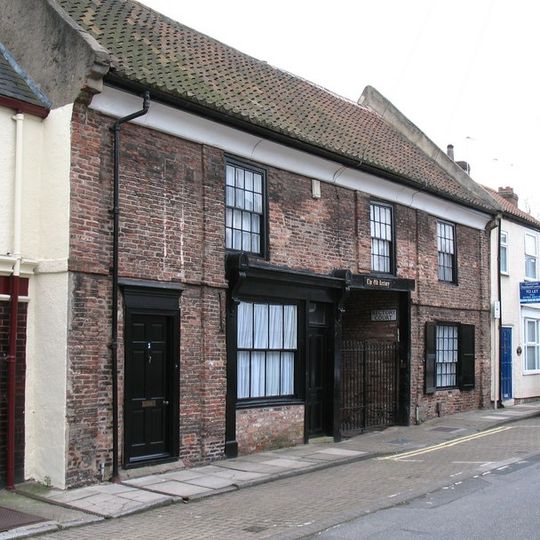 3 And 5, Victor Street