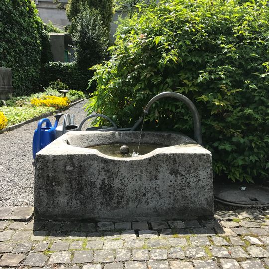 Brunnen Friedhof 1