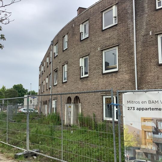 The Turn and Avenue of Chartroiseue