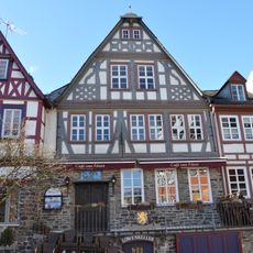 König-Adolf-Platz 4