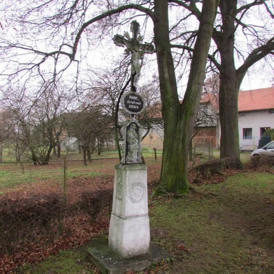 Kříž u kaple ve Svépravicích