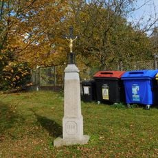 Kříž u kaple ve Vítonicích