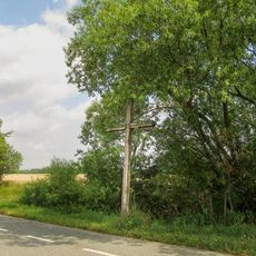 Dřevěný kříž u Rozvadovic vedle cyklostezky