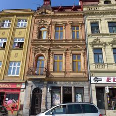 Mírové náměstí 100