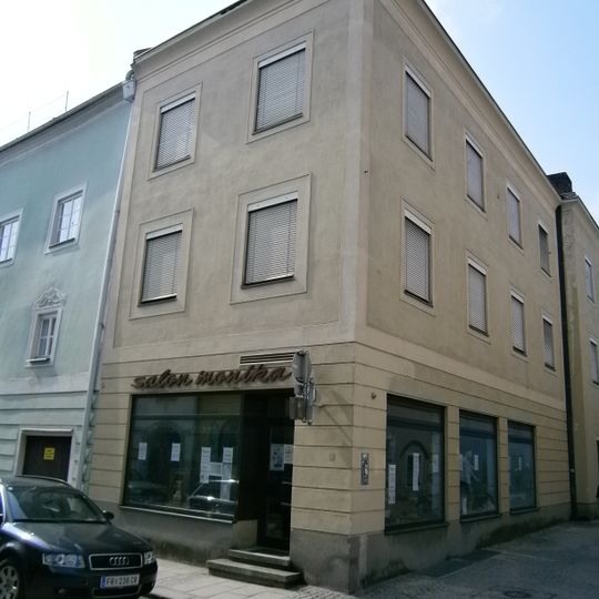 Beide Schauseiten des Bürgerhauses