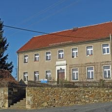 Alte Schule mit Fachwerkschuppen Kirchgasse 3