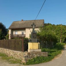 Kříž v Klášterci na rozcestí